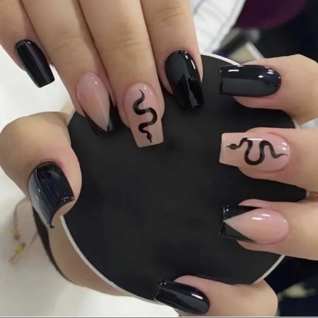 Накладні нігті  Kitty Nail чорні зі змійками, форма квадрат, середні, 24 шт з доставкою по Україні